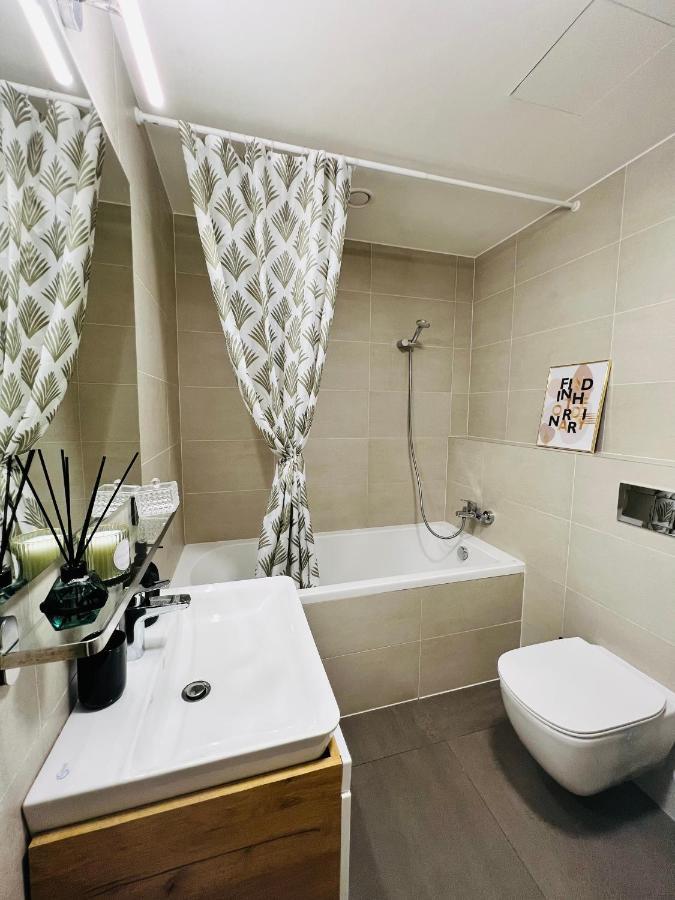 White Pearl Studio With Parking In Holesovice Prague Extérieur photo